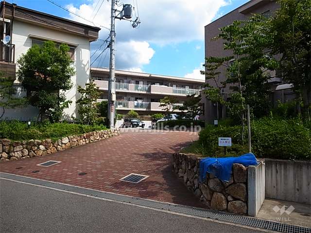 敷地入り口