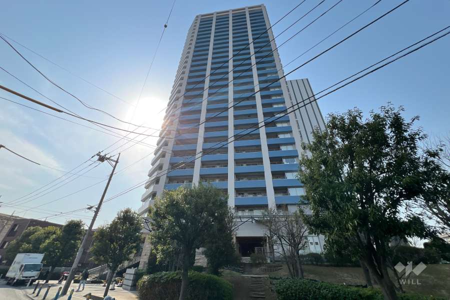 シティデュオタワー川口の外観（東側から）