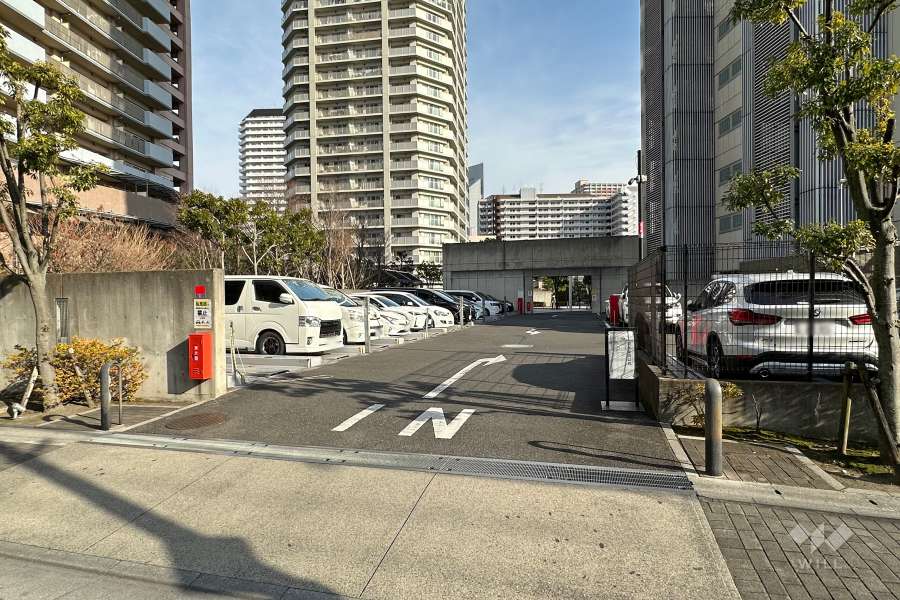 駐車場の出入り口