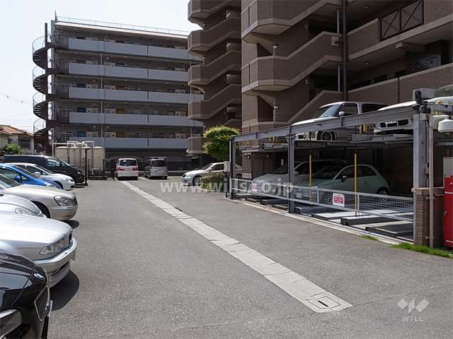 敷地内駐車場（機械式と平面式とがあります。）