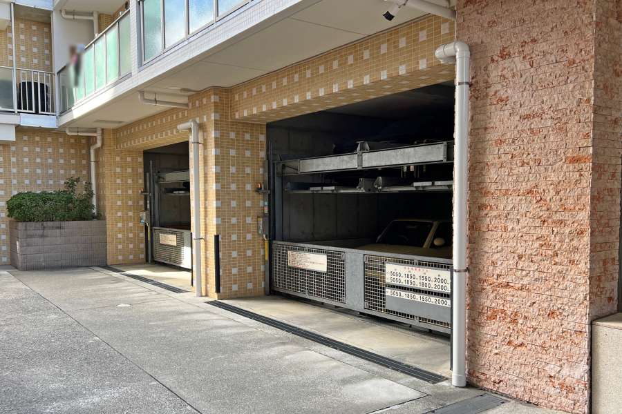 敷地内駐車場（屋内機械式）