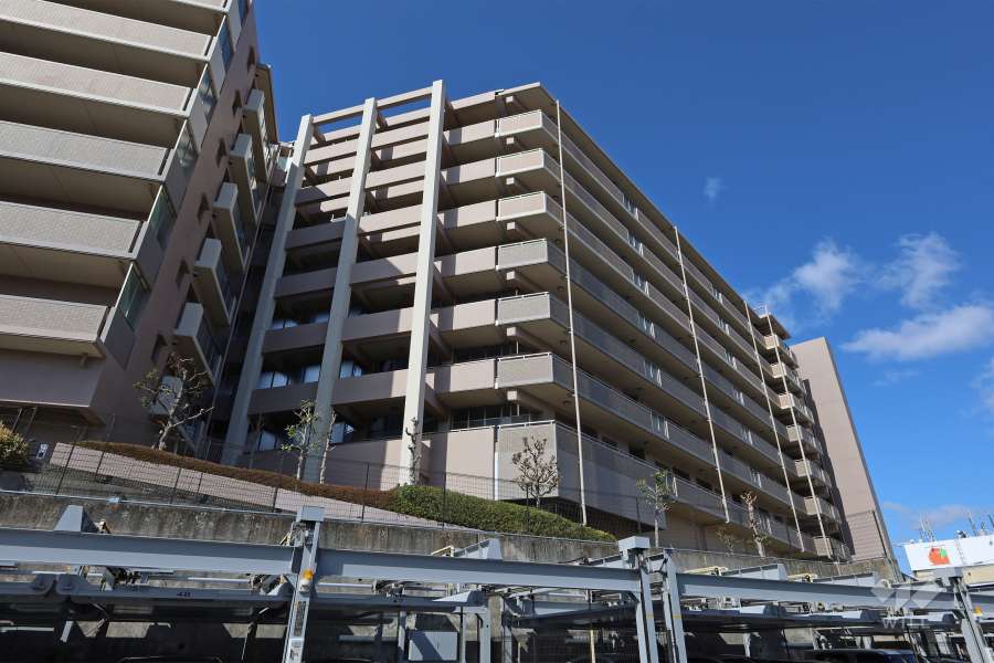 コムズシティ箕面の外観（南東側から）