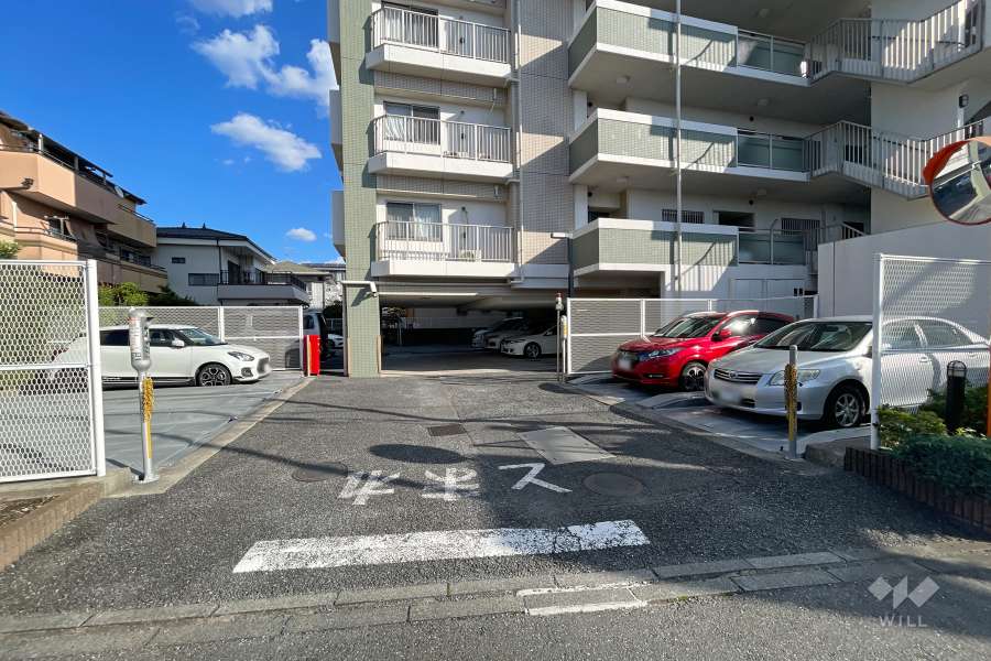 駐車場の出入り口