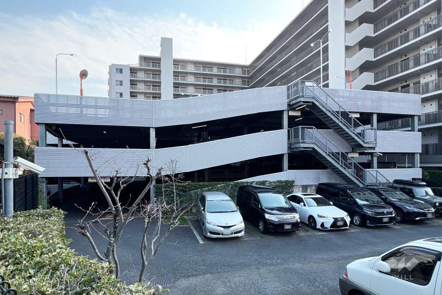 敷地内駐車場（屋内自走式と屋外平面式）