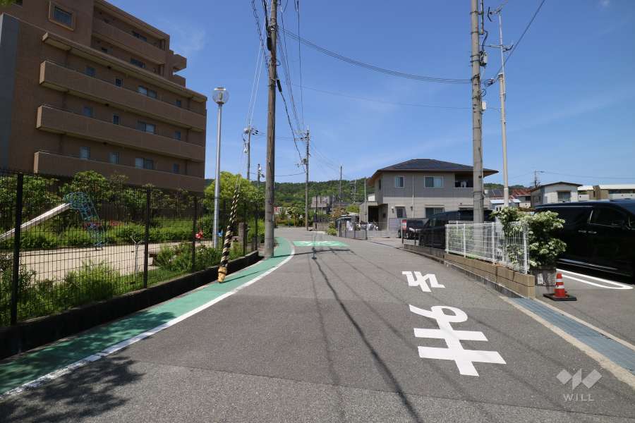 敷地東側の前面道路