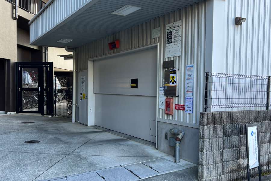 敷地内駐車場（屋内機械式）