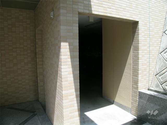 エントランス横の駐輪場