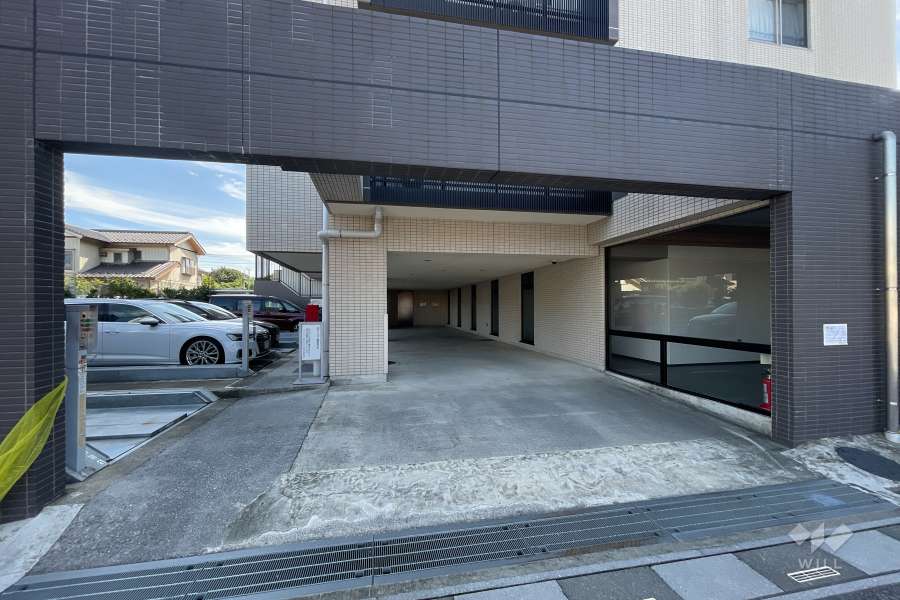 駐車場の出入り口