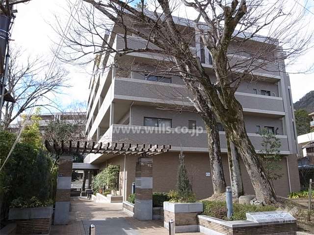 ネバーランド箕面・潤緑館(東棟）の外観（南東側から）