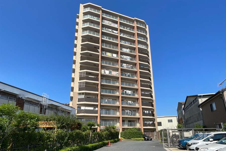 ベリスタ川口上青木の外観（北東側から）