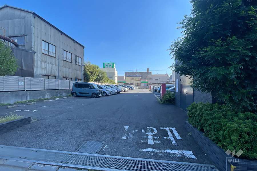 駐車場の出入り口　