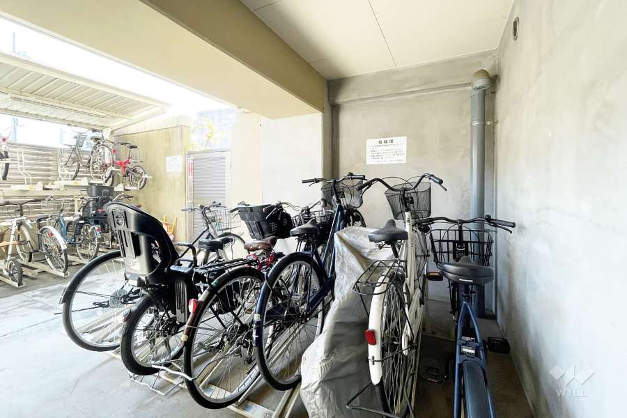 屋内に設けられた駐輪場