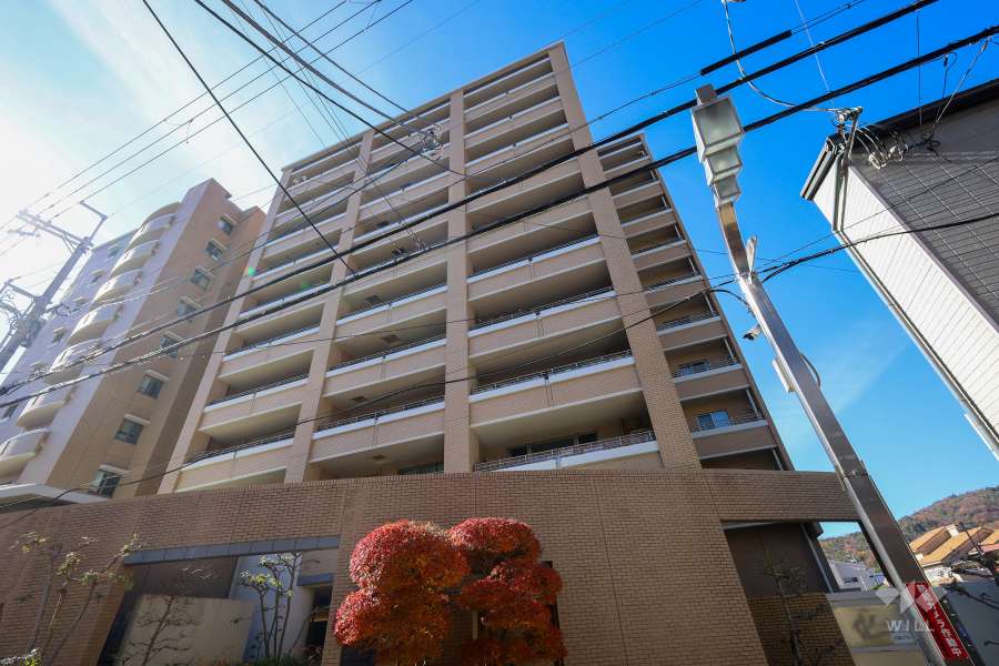 箕面本通りアーバンライフの外観（東側から）