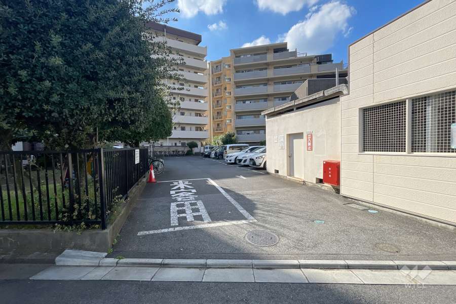 駐車場の出入り口　