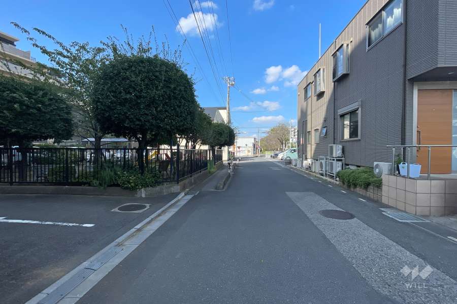 敷地東側の前面道路　