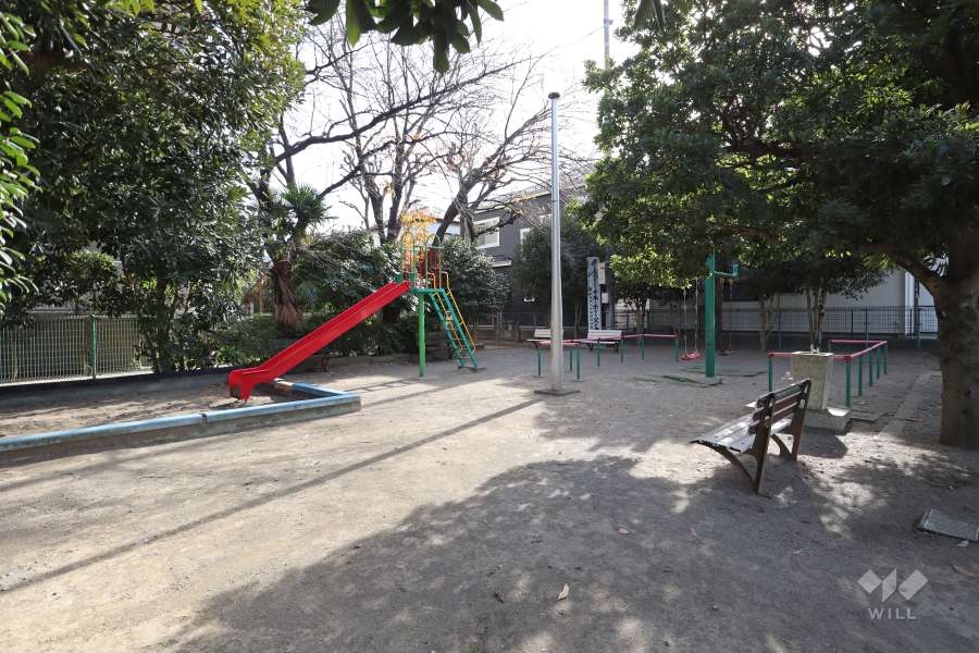敷地に隣接する『辻永堀公園』