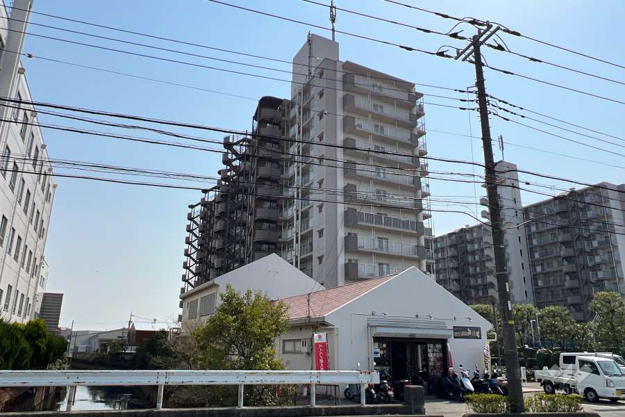 グリーンパーク鳩ヶ谷A棟の外観（北側から）