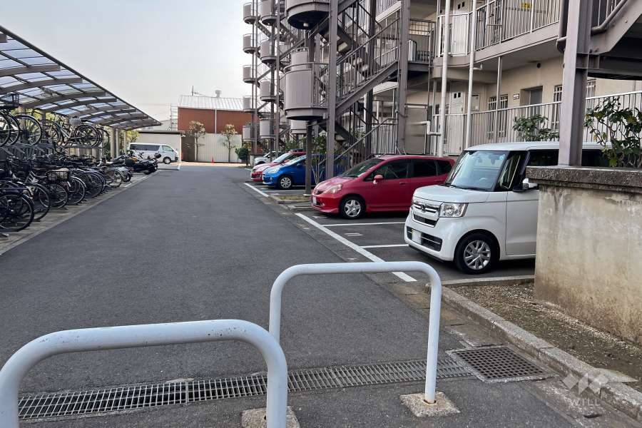 敷地内駐車場（屋外平面式）