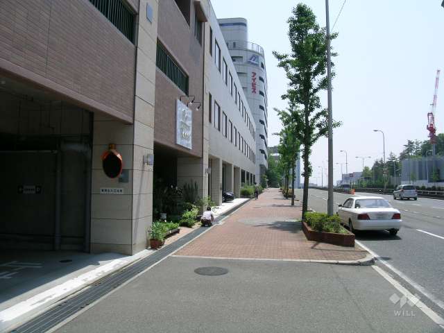 1階には店舗が入っています