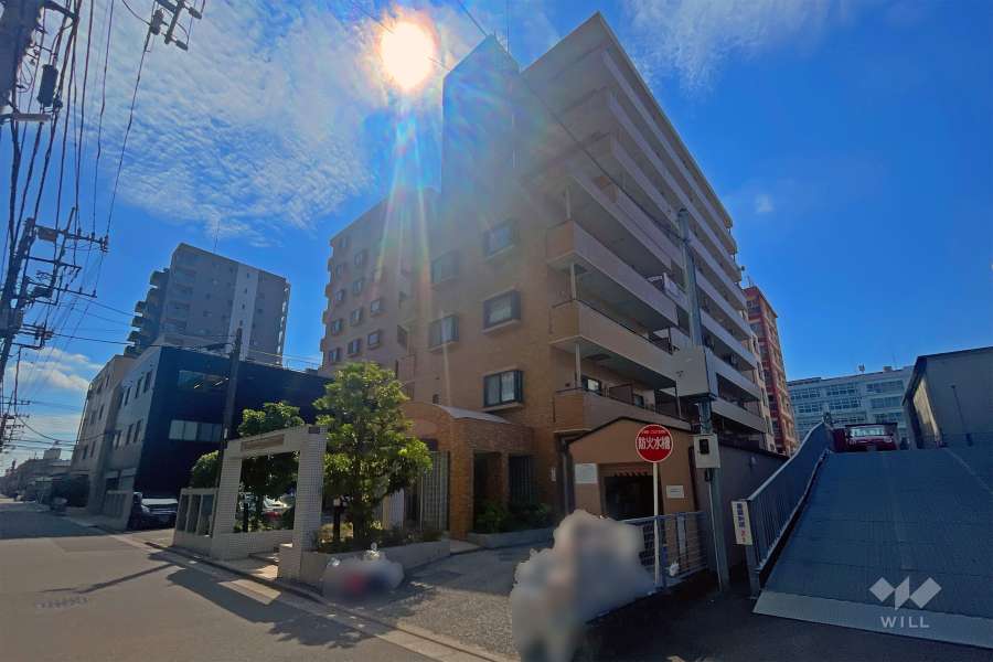 ライオンズマンション川口幸町の外観（北西側から）