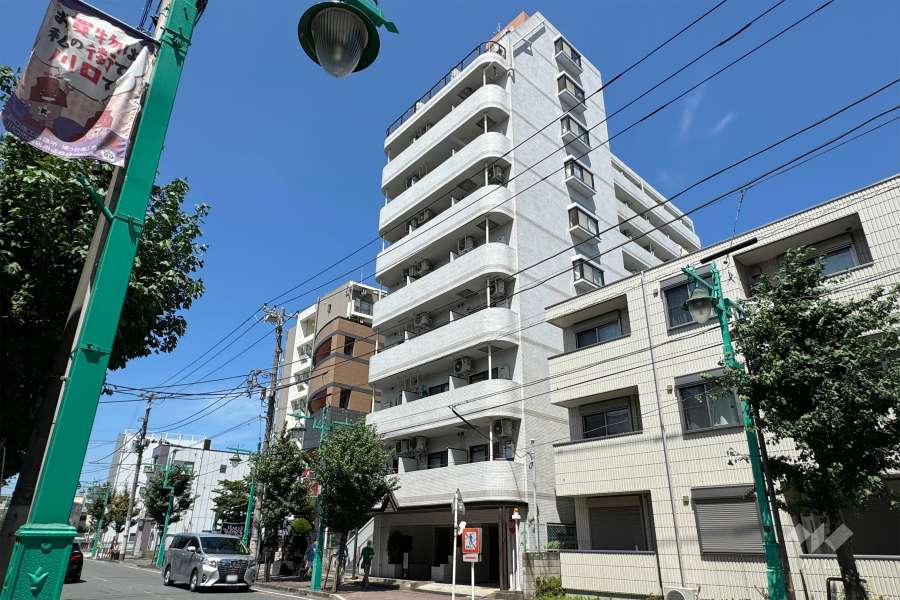 ホーユウコンフォルト西川口の外観（南東側から）