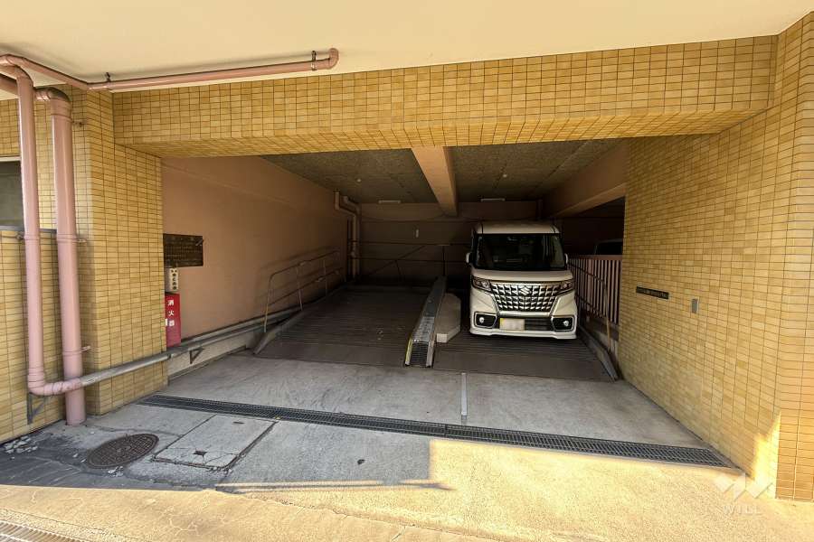 敷地内駐車場（屋内機械式）