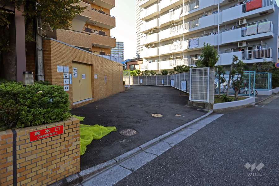 駐車場の出入り口