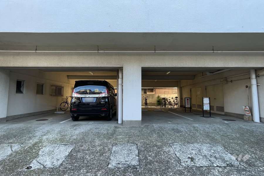 敷地内駐車場（屋外平面式）