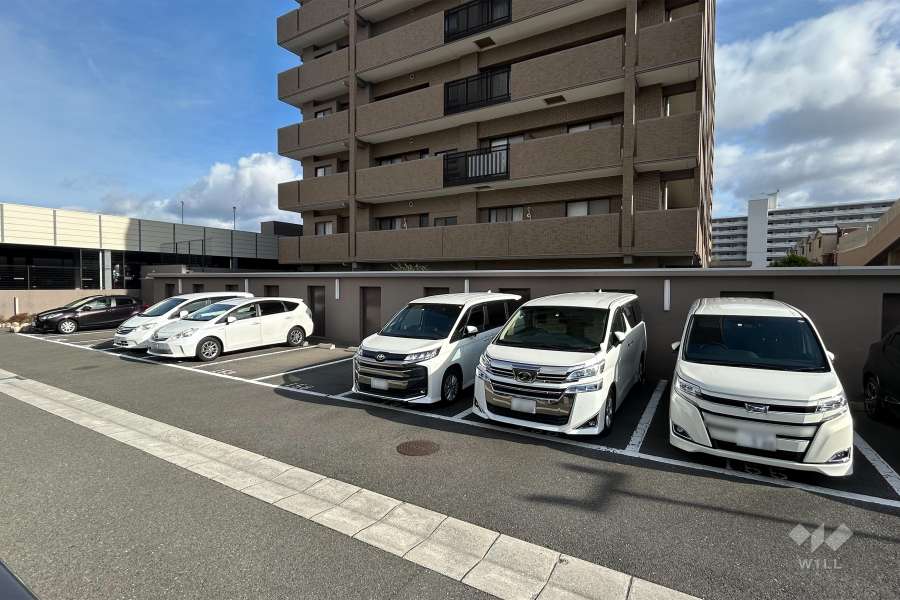 敷地内駐車場（屋外平面式）