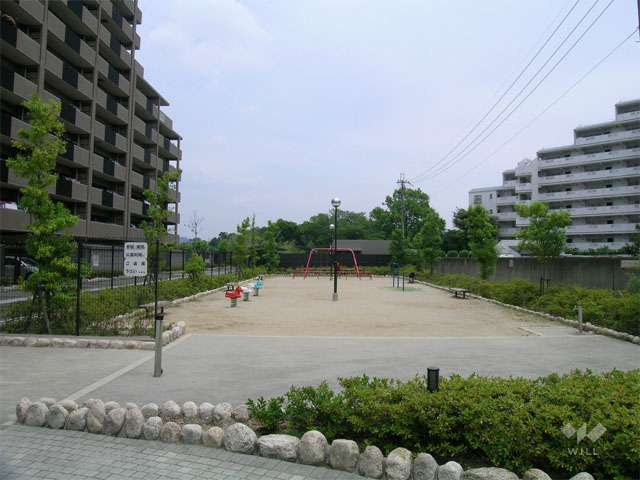 敷地南側にある公園