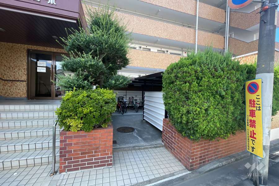 駐輪場の出入口