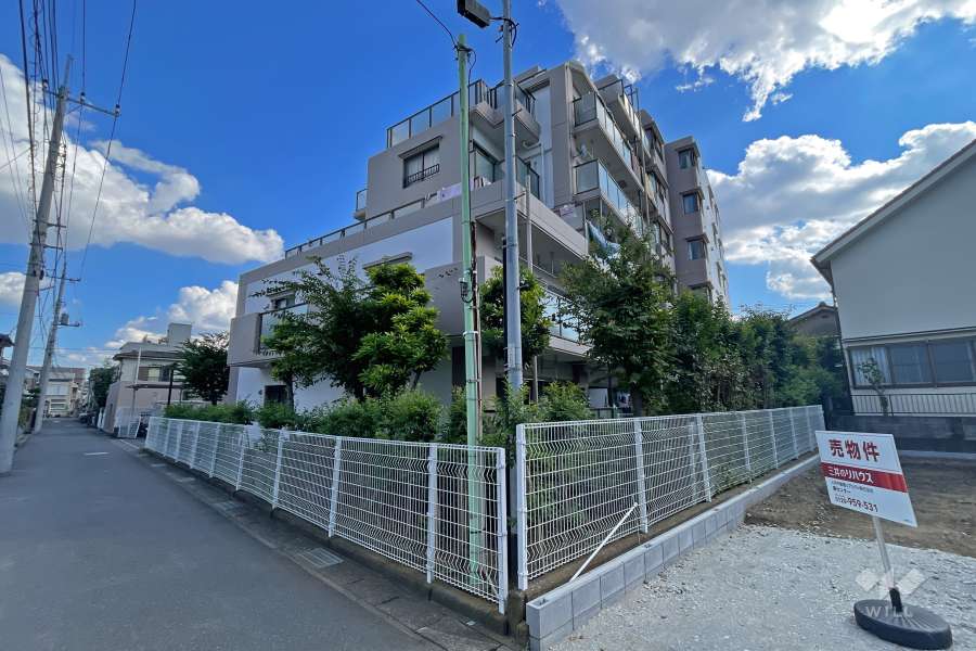 朝日プラザ川口前川の外観（北西側から）