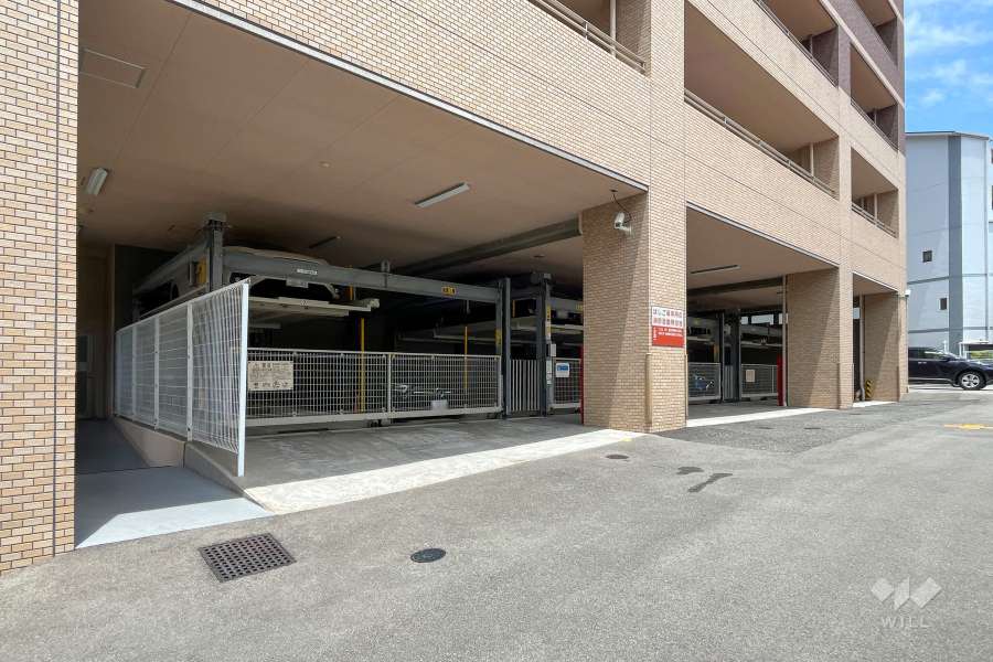 敷地内駐車場（屋内機械式）