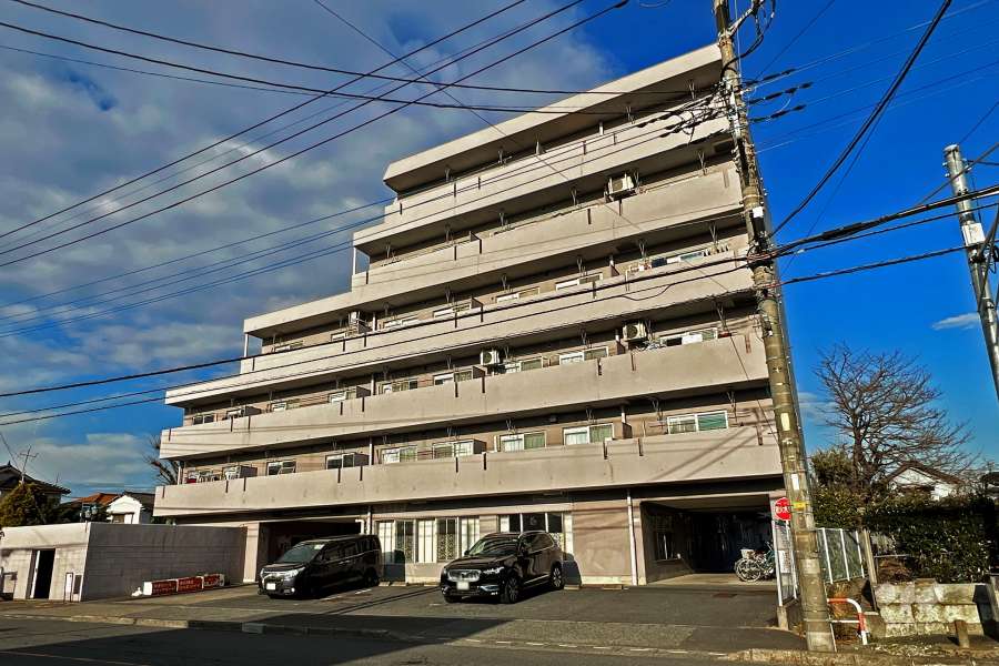 ライオンズマンション川口根岸台の外観（南東側から）