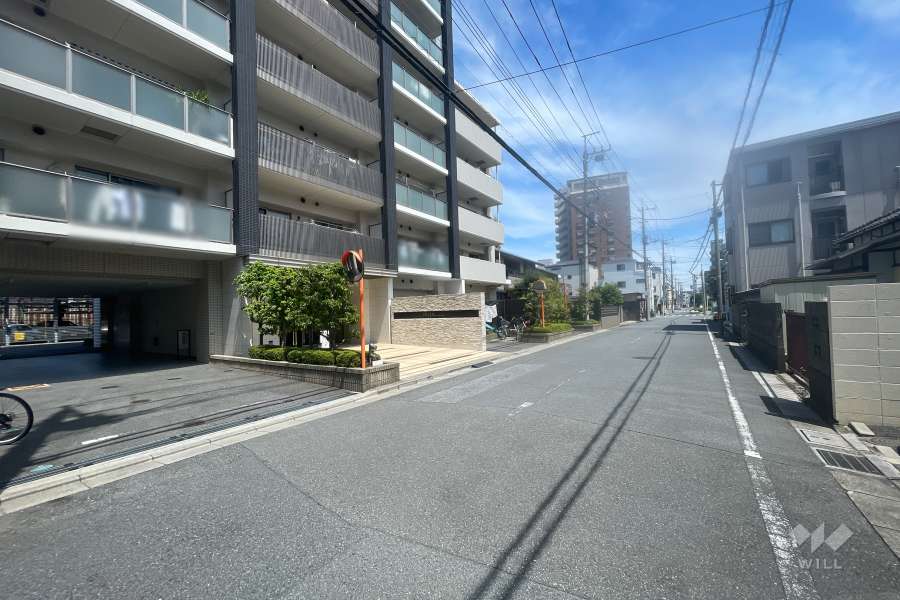 敷地南側の前面道路