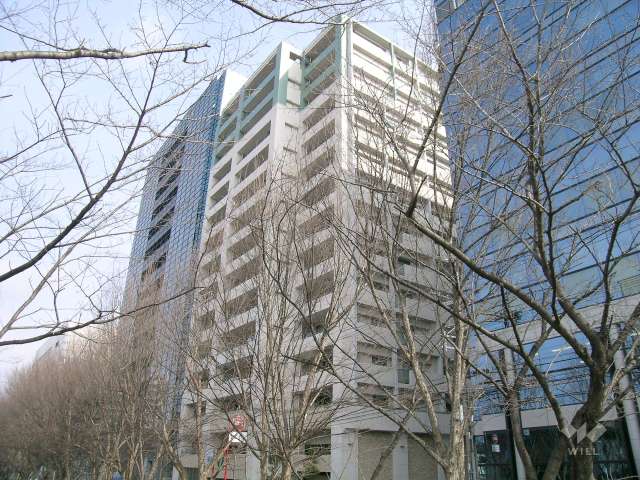 メゾンドール千里中央の外観（南西側から）