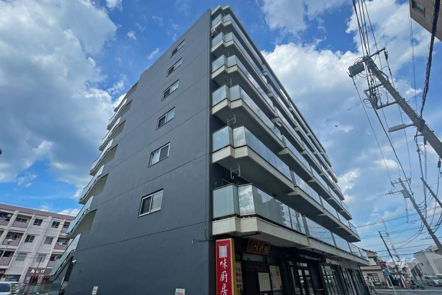 青木パークハイツの外観（南西側から）