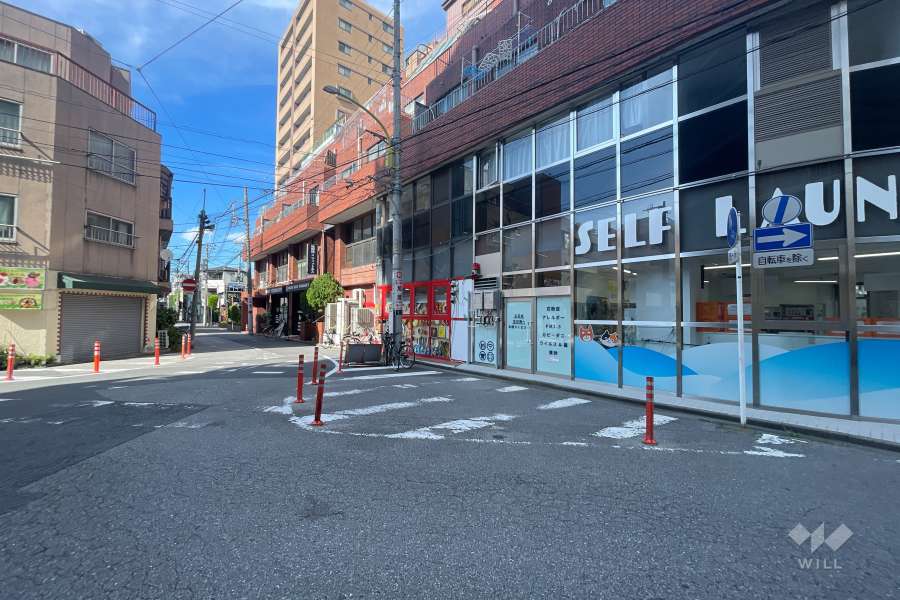 敷地南西側の前面道路