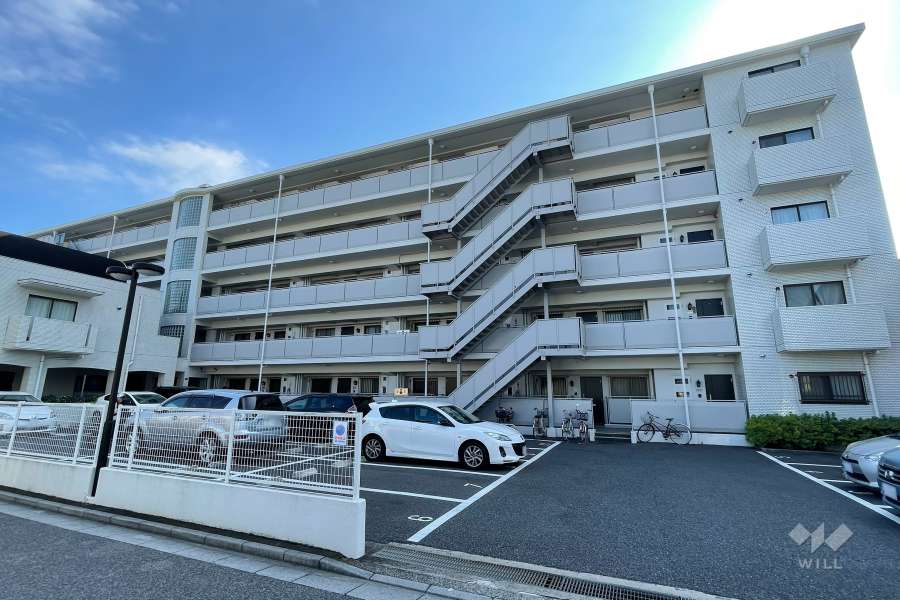 ジェム川口芝公園の外観（北西側から）