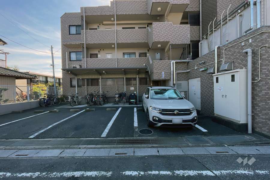 敷地内駐車場（屋外平面式）
