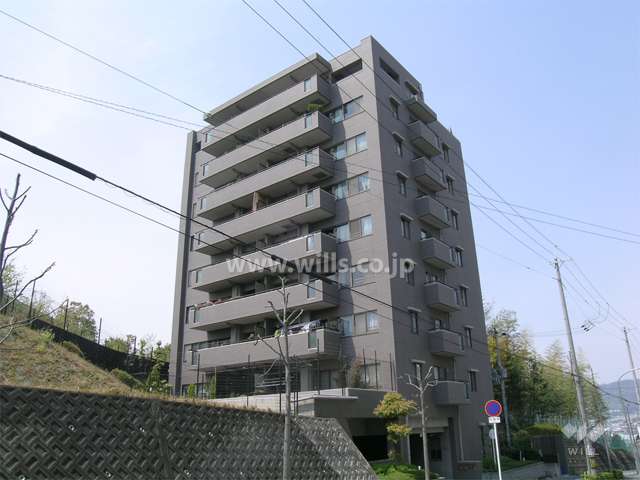 グランドメゾン箕面けやき坂の外観（南東側から）