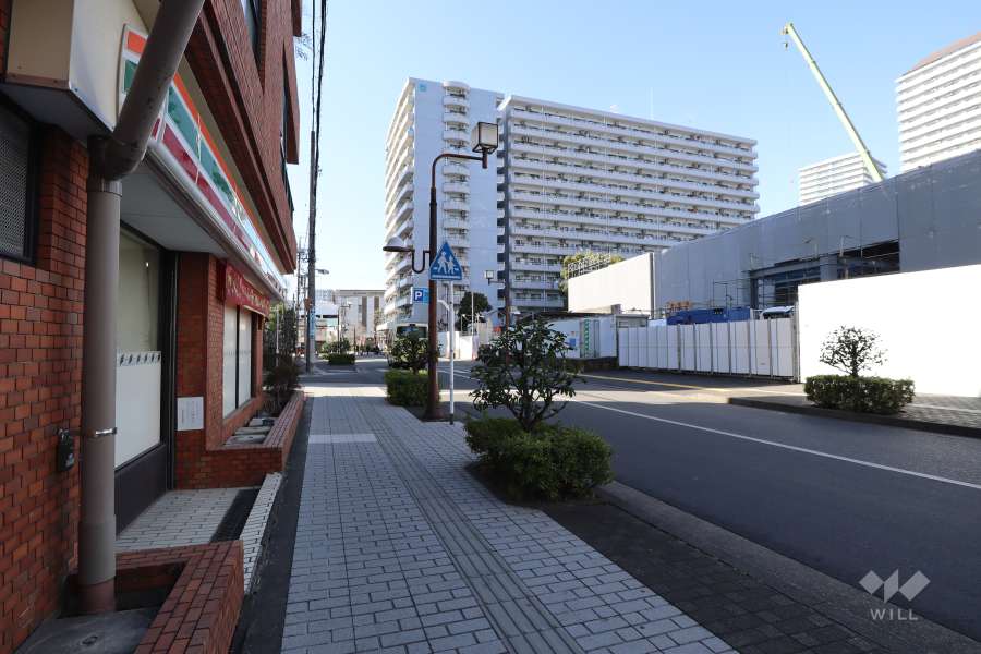 敷地北側の前面道路　