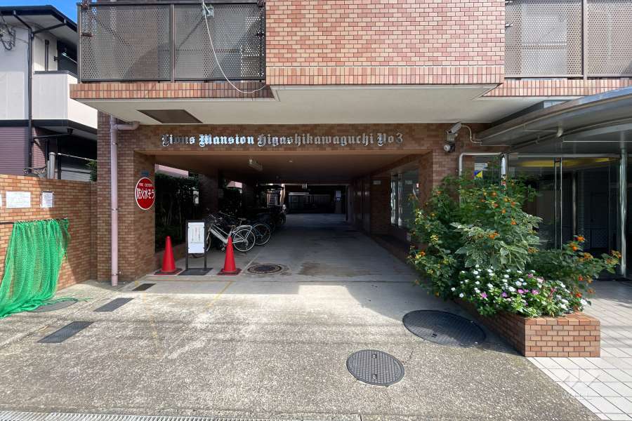 駐車場の出入り口