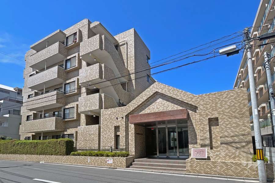 川口原町第２ローヤルコーポの外観（北東側から）