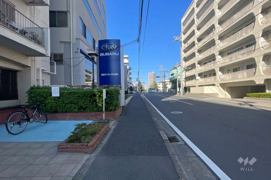 敷地北側の前面道路　