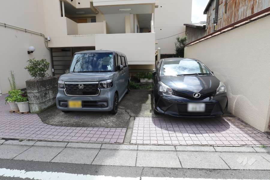 敷地内駐車場（屋外平面式）