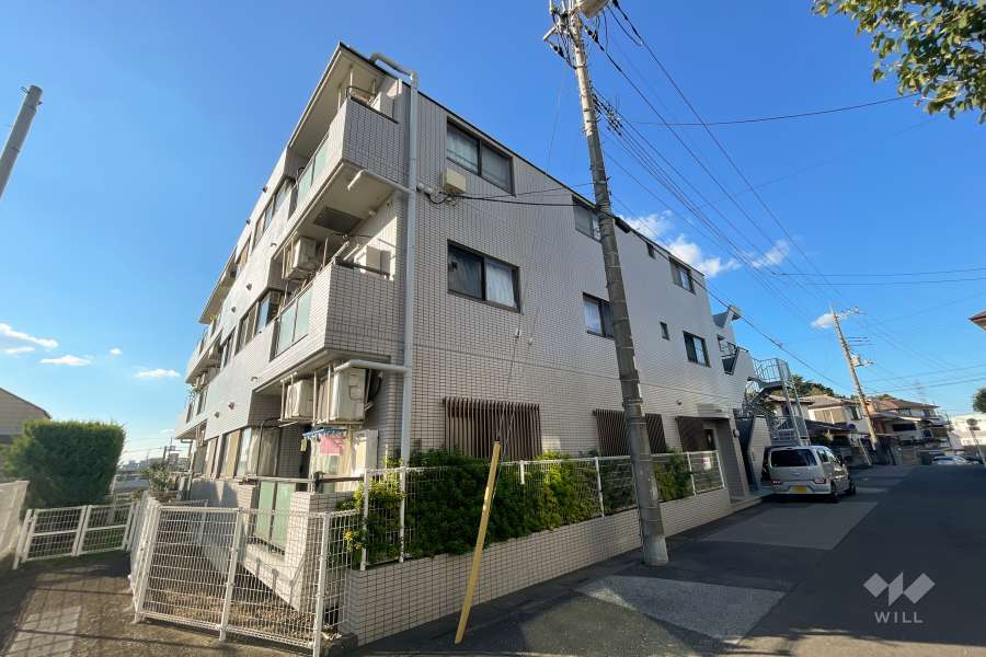 コスモ川口イーストヒルズの外観（南東側から）