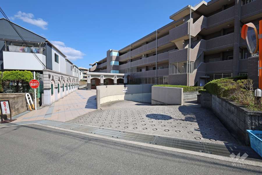 駐車場の出入口