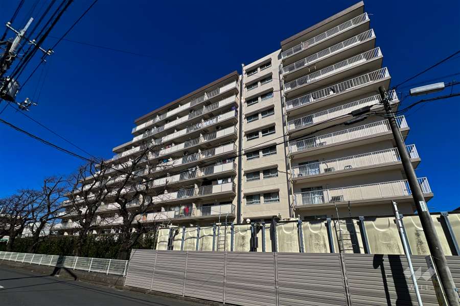 グリーンコーポ川口A棟の外観（南西側から）