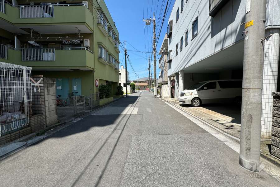 敷地北側の前面道路　